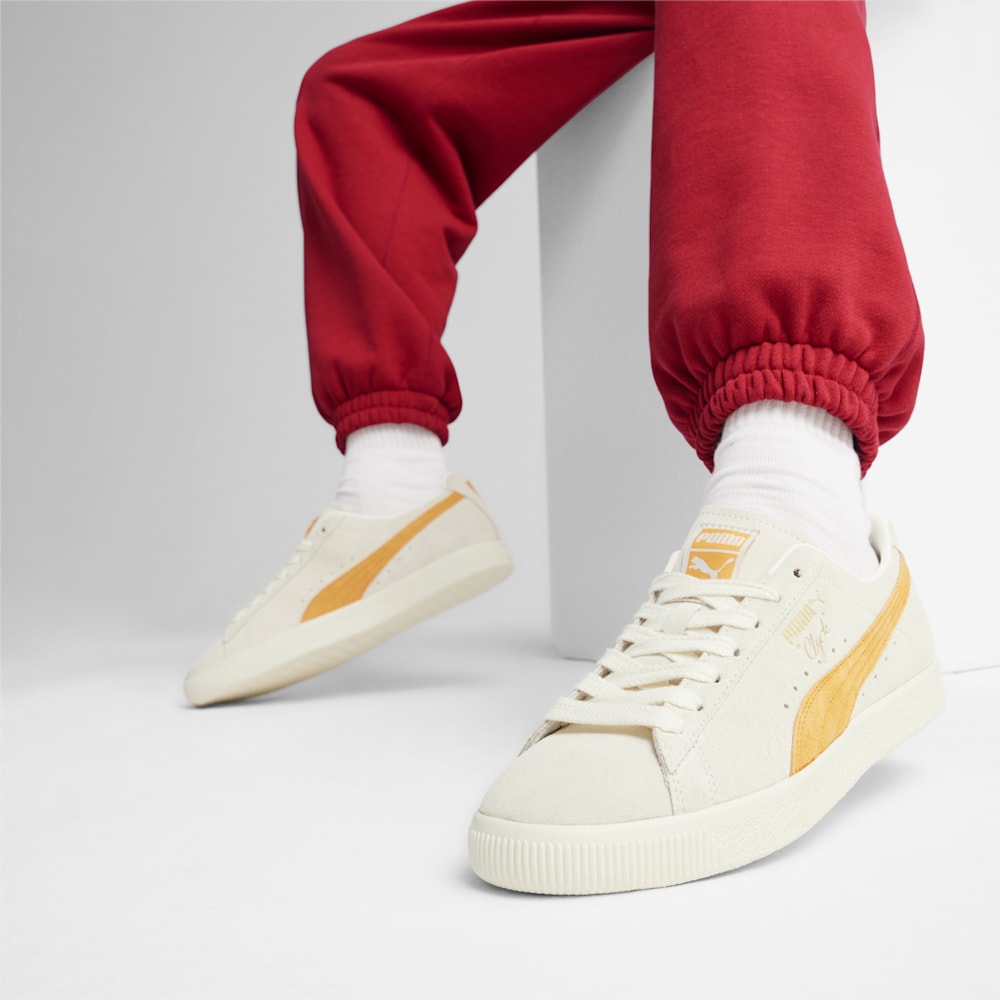 Puma Clyde OG Sneakers - Frosted Ivory-Clementine